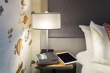 Cosy Double Room in Hyde Park mercure-london-hyde-park-classic-double-room-desk.jpg