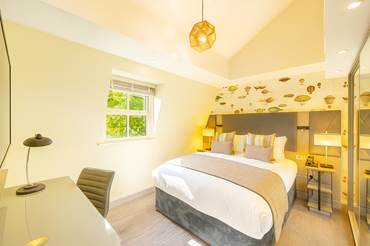 Cosy Double Room in Hyde Park mercure-london-hyde-park-hotel-classic-double-room.jpg