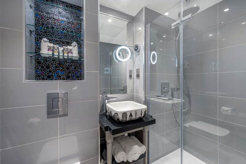 Mercure London Hyde Park Hotel Bathroom
