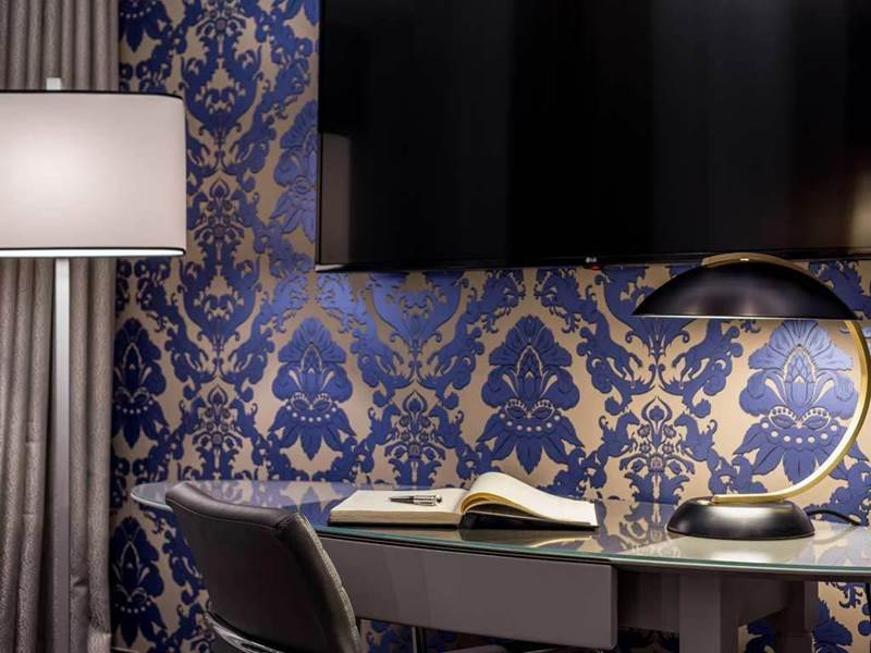 Mercure London Hyde Park Hotel Desk