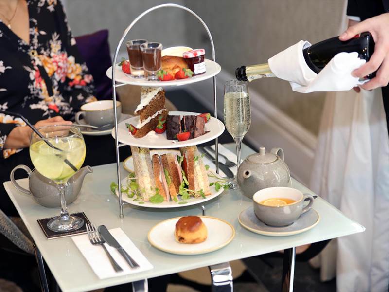 Mercure London Hyde Park Food and Drink