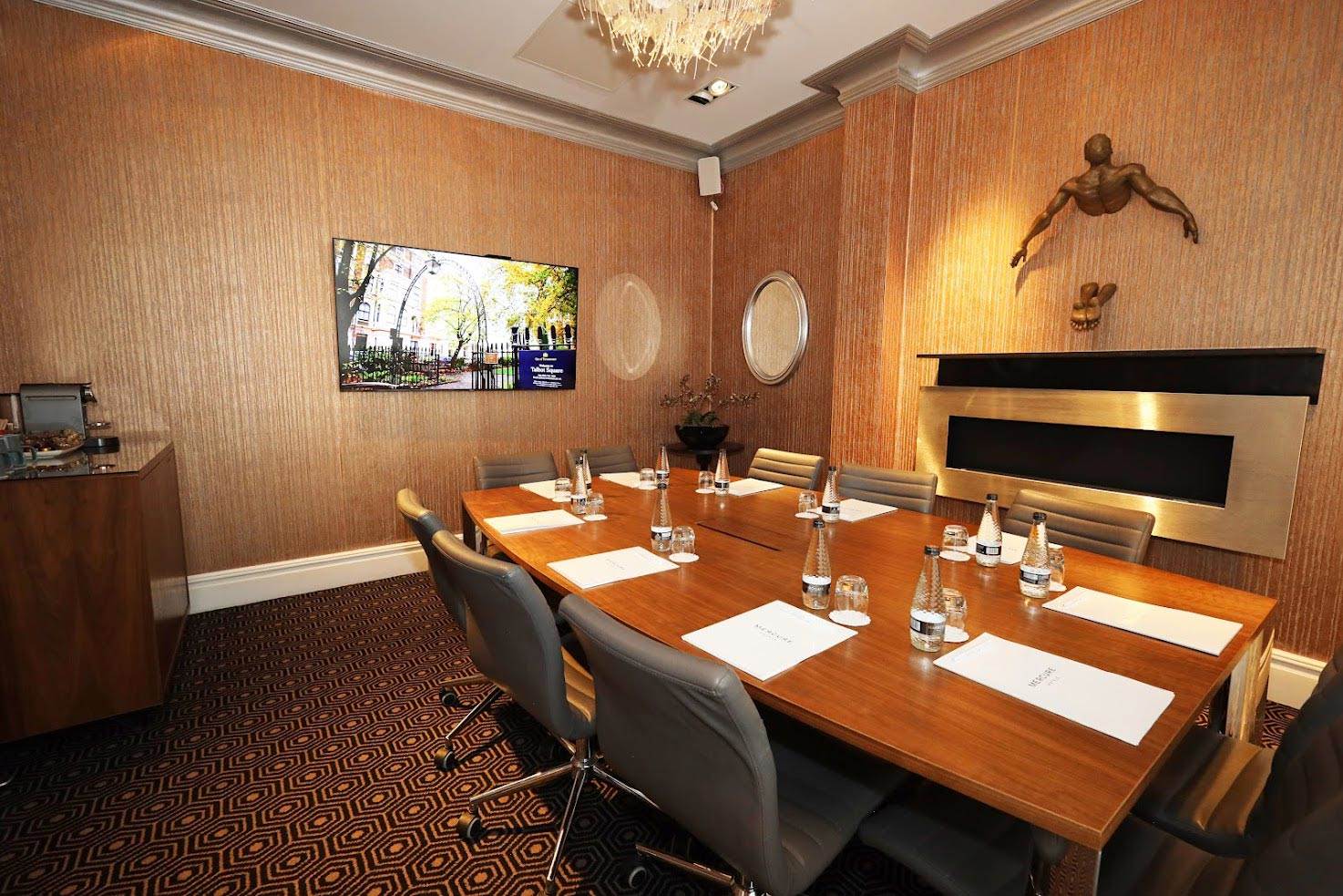 The Churchill Churchill Suite 1.jpg