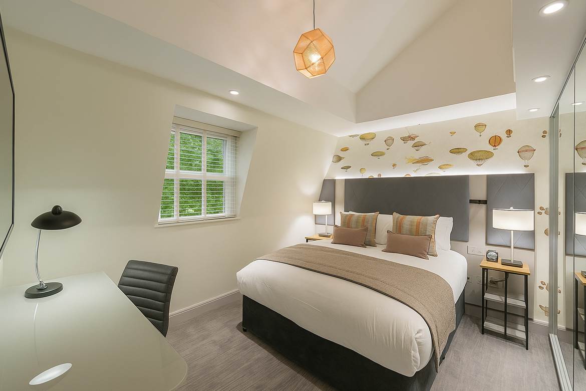 Cosy Double Room in Hyde Park mercure-london-hyde-park-hotel-classic-double-room-1.jpg